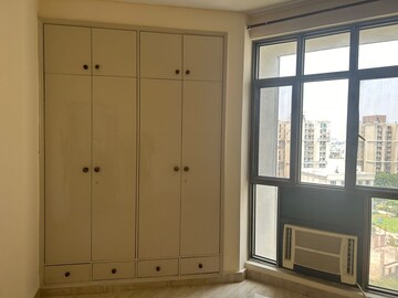 Room in 3 BHK Apartment at Conscient Heritage One, Sector 62 – for Rent