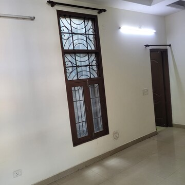Room in 2.5 BHK Builder Floor at Bhavya Apartments Vaishali, Vaishali Sector 4 – for Rent