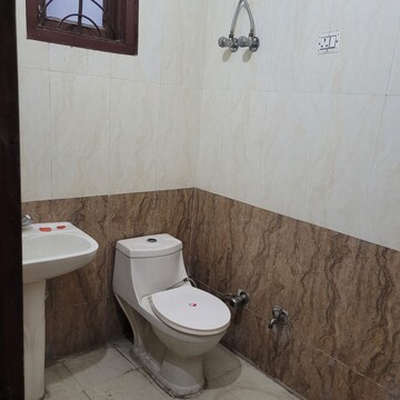 Bathroom in 2.5 BHK Builder Floor at Bhavya Apartments Vaishali, Vaishali Sector 4 – for Rent