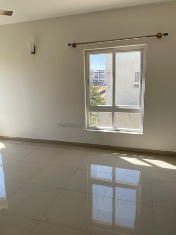Room in 2 BHK Apartment at Ramky One North, Yelahanka – for Rent