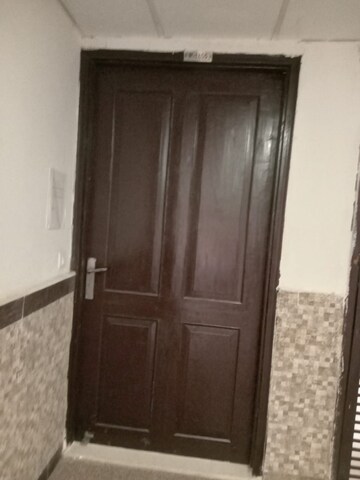 Furnished Amenities in 3 BHK Apartment at Amrapali Sapphire, Sector 45 – for Sale