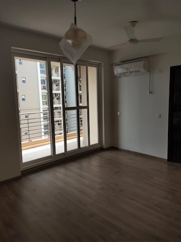 Room in 3 BHK Apartment at ABA Ivy County, Sector 75 – for Rent