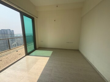 Room in 4 BHK Apartment at Sheth Auris Serenity Tower 2, Malad West – for Rent