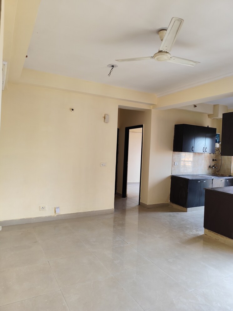 Room, aims-golf-city 2 Bedroom 950 Sq.Ft. Apartment In Sector 75 Noida 8200489