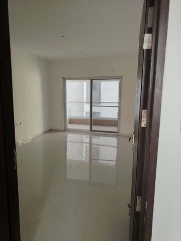 Room in 2 BHK Apartment at Puraniks Abitante Fiore, Bavdhan – for Rent