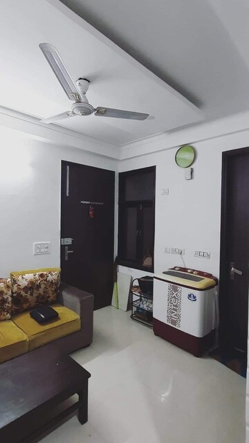 Furnished Amenities in 1 BHK Builder Floor at Saket – for Rent