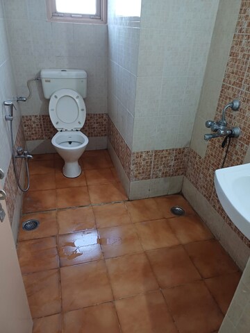 Bathroom in 3 BHK Apartment at Eldeco Green Woods, Gomti Nagar – for Rent