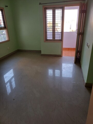 Room in 3 BHK Apartment at Eldeco Green Woods, Gomti Nagar – for Rent