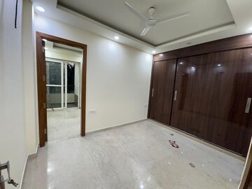 Room in 2 BHK Builder Floor at Lajpat Nagar ii – for Rent
