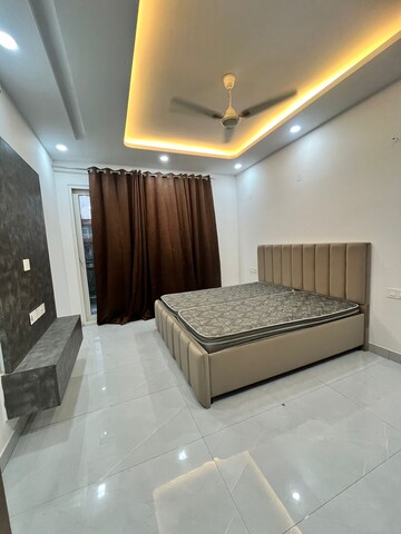 Bedroom in 4 BHK Builder Floor at Ansal Royale Casa, Sector 55 – for Rent