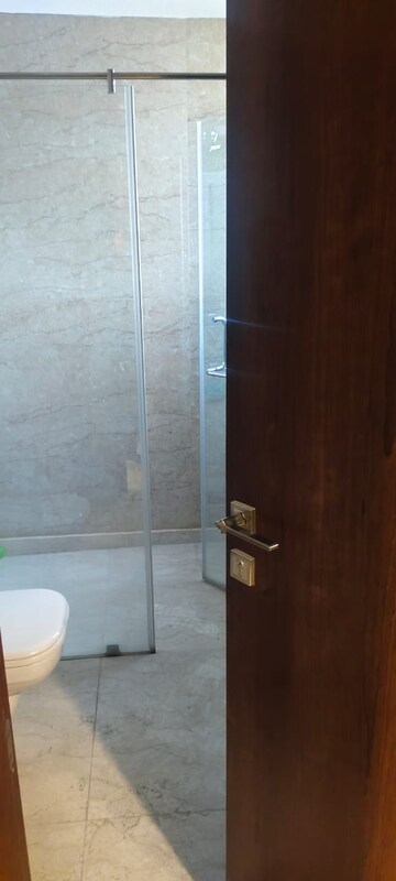Furnished Amenities in 3 BHK Apartment at Sector 50 – for Rent