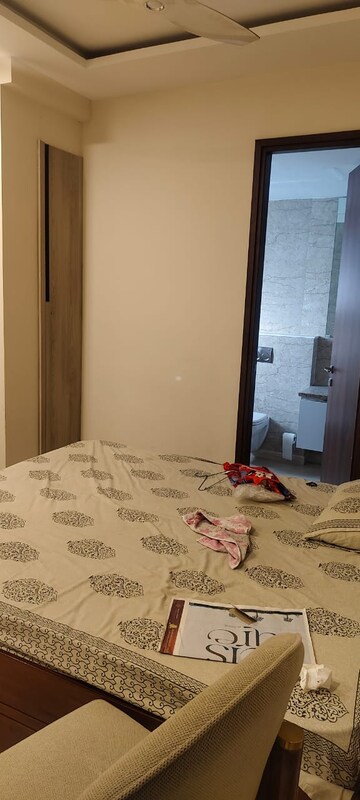 Living Room in 3 BHK Apartment at Sector 50 – for Rent