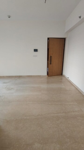 Room in 2 BHK Apartment at Lodha Vista, Lower Parel – for Rent