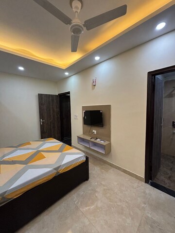 Bedroom in 1 RK Builder Floor at Sector 43 – for Rent