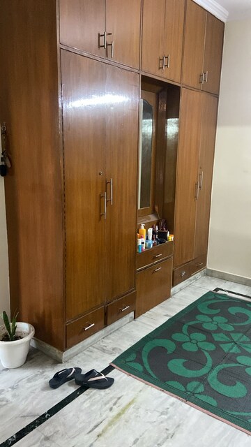 Furnished Amenities in 2 BHK Builder Floor at Palam Vihar – for Rent