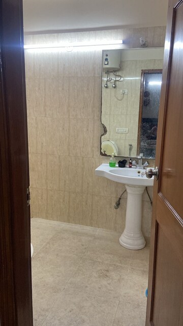 Bathroom in 2 BHK Builder Floor at Palam Vihar – for Rent
