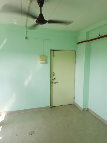Furnished Amenities in 1 BHK Apartment at Sion – for Rent