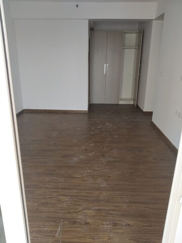 Room in 3 BHK Apartment at Solutrean Caladium, Sector 109 – for Rent