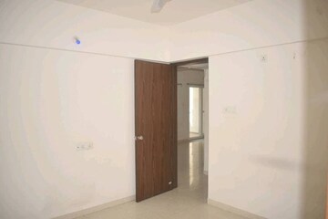 Room in 2 BHK Apartment at Majestique Towers, Kharadi – for Rent