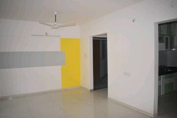 Room in 2 BHK Apartment at Majestique Towers, Kharadi – for Rent