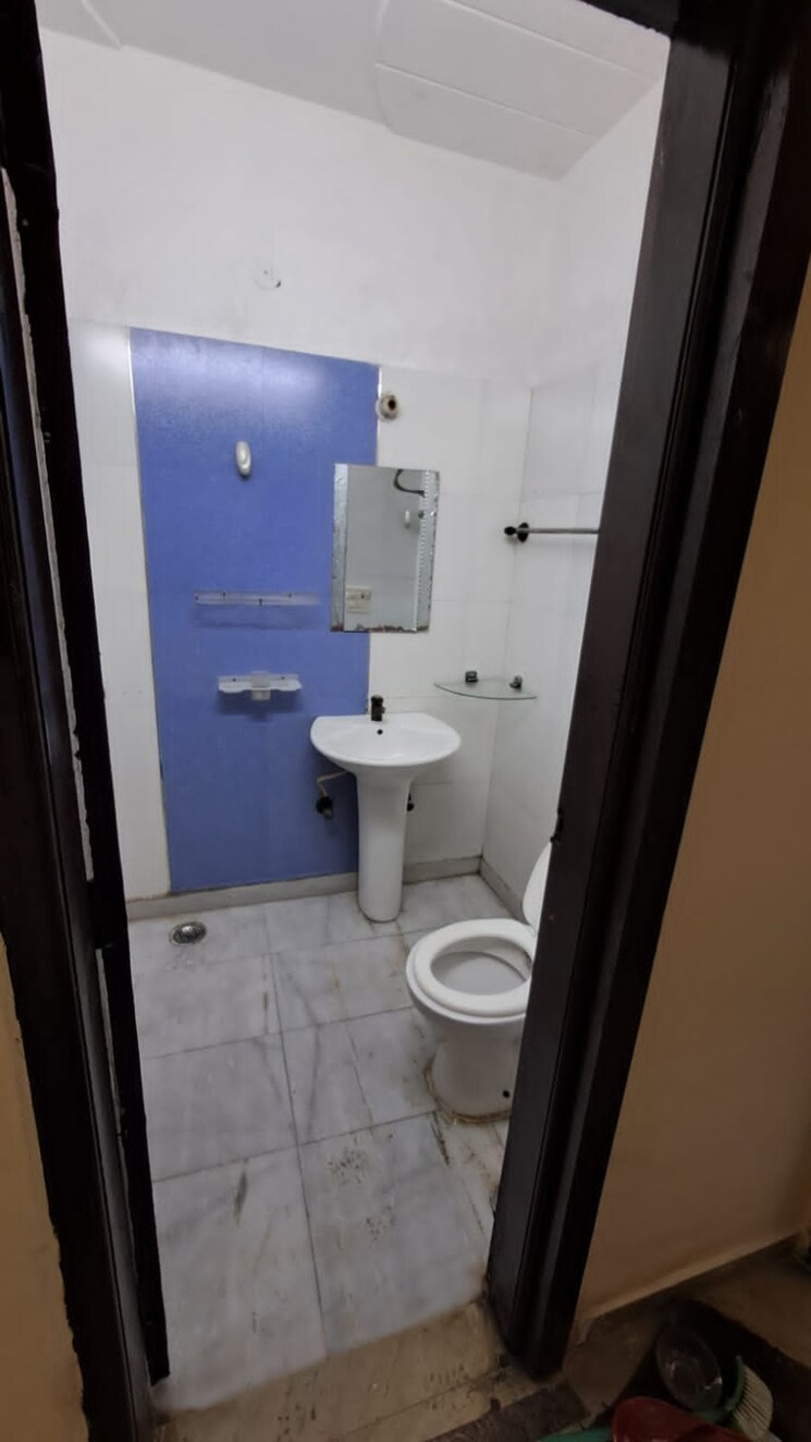 Bathroom, niti khand 3 Bedroom 1300 Sq.Ft. Builder Floor In Niti Khand Ghaziabad 8200778