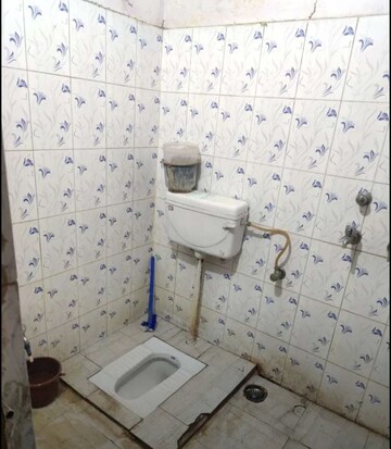 Bathroom in 2 BHK Builder Floor at Aliganj – for Rent