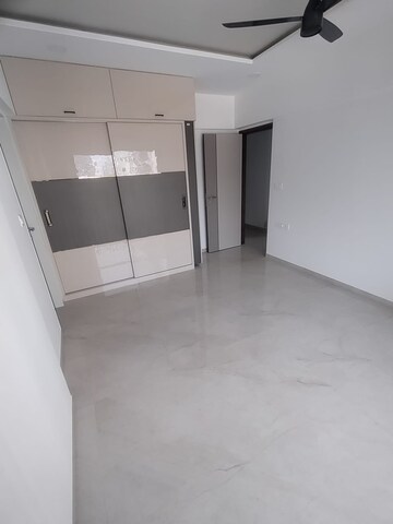 Bedroom in 3 BHK Apartment at Chembur – for Rent