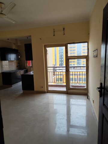 Room in 2 BHK Apartment at Aims Golf City, Sector 75 – for Sale