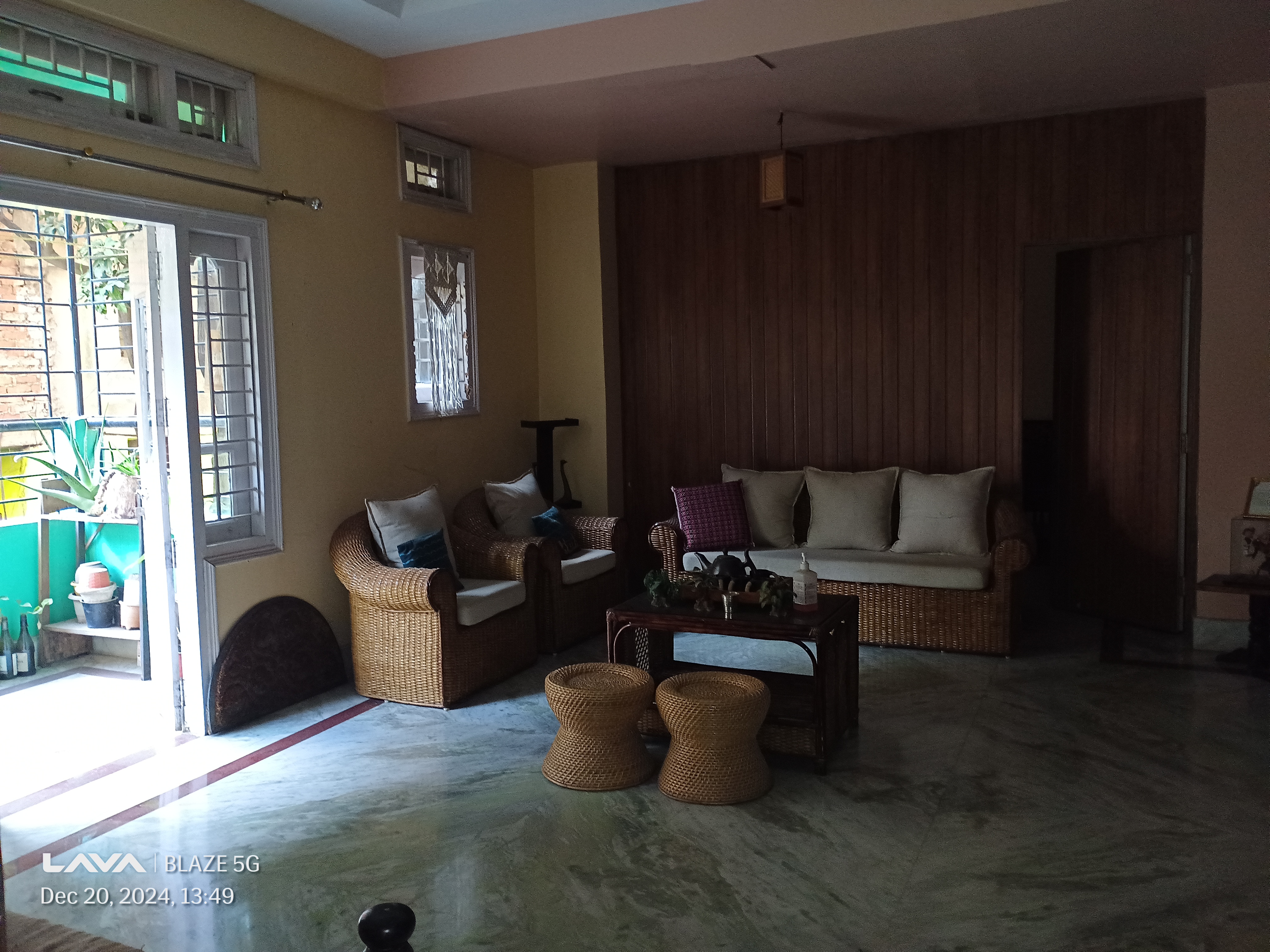3.5 BHK + Servant Room Apartment For Sale in Meenakshi Apartment 
