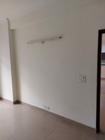 Room in 4 BHK Apartment at Amrapali Sapphire, Sector 45 – for Sale