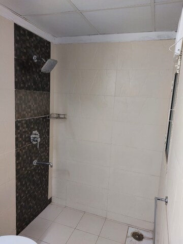 Bathroom in 4 BHK Apartment at Amrapali Sapphire, Sector 45 – for Sale