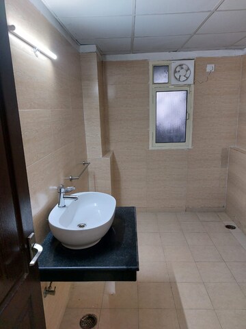 Bathroom in 4 BHK Apartment at Amrapali Sapphire, Sector 45 – for Sale