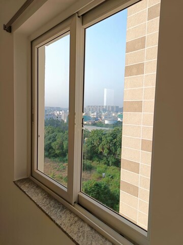 Room in 2.5 BHK Apartment at Ambience Courtyard, Manikonda – for Rent