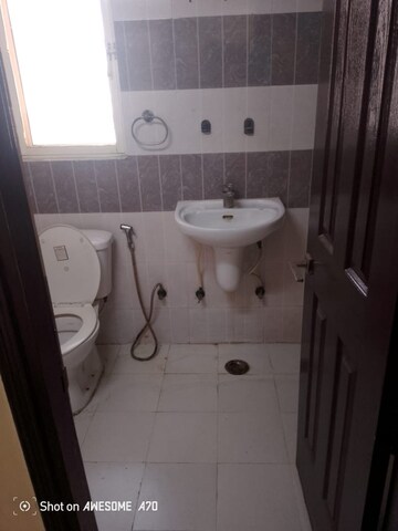 Bathroom in 2.5 BHK Apartment at Jm Orchid, Sector 76 – for Rent