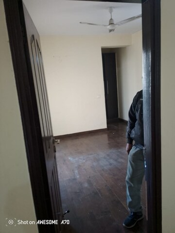 Building Lobby in 2.5 BHK Apartment at Jm Orchid, Sector 76 – for Rent