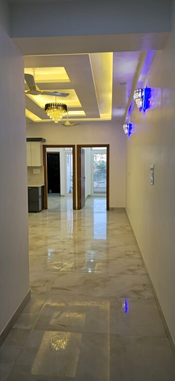 Room in 3 BHK Apartment at SDS NRI Residency Omega II, Omega Ii Greater Noida – for Rent