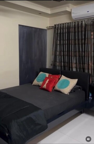 Bedroom in 3 BHK Apartment at Chembur – for Rent