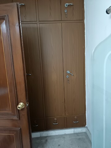 Furnished Amenities in 5 BHK Independent House at Sector 36 – for Rent