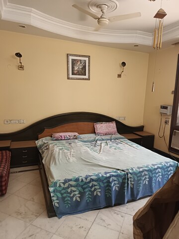 Bedroom in 5 BHK Independent House at Sector 36 – for Rent