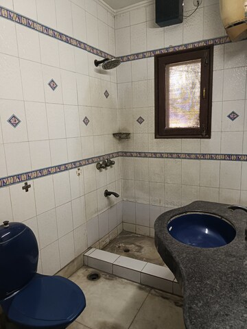 Master Bedroom in 5 BHK Independent House at Sector 36 – for Rent