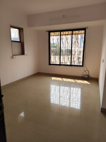 Living Room in 3 BHK Apartment at Chembur – for Rent