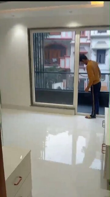 Furnished Amenities in 3 BHK Builder Floor at Vigyan Vihar – for Rent