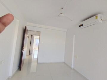 Bedroom in 3 BHK Apartment at Postal Colony – for Rent
