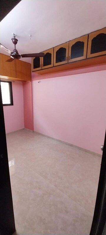 Room in 1.5 BHK Apartment at Amisha CHS, Dahisar West – for Rent