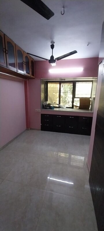 Room in 1.5 BHK Apartment at Amisha CHS, Dahisar West – for Rent