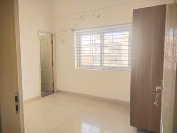 Room in 2 BHK Builder Floor at Hsr Layout – for Rent