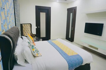 Bedroom in 3 BHK Apartment at Omaxe Heights, Sector 86 – for Rent