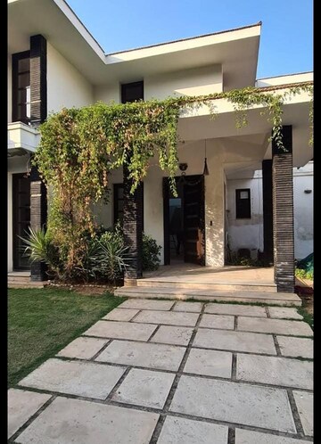 3 BHK Villa – Exterior View View at Vipul Tatvam Villas, Sector 48 - for Rent
