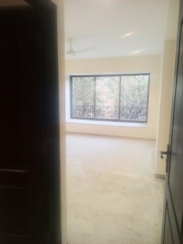 Room in 3 BHK Apartment at Gamdevi – for Rent