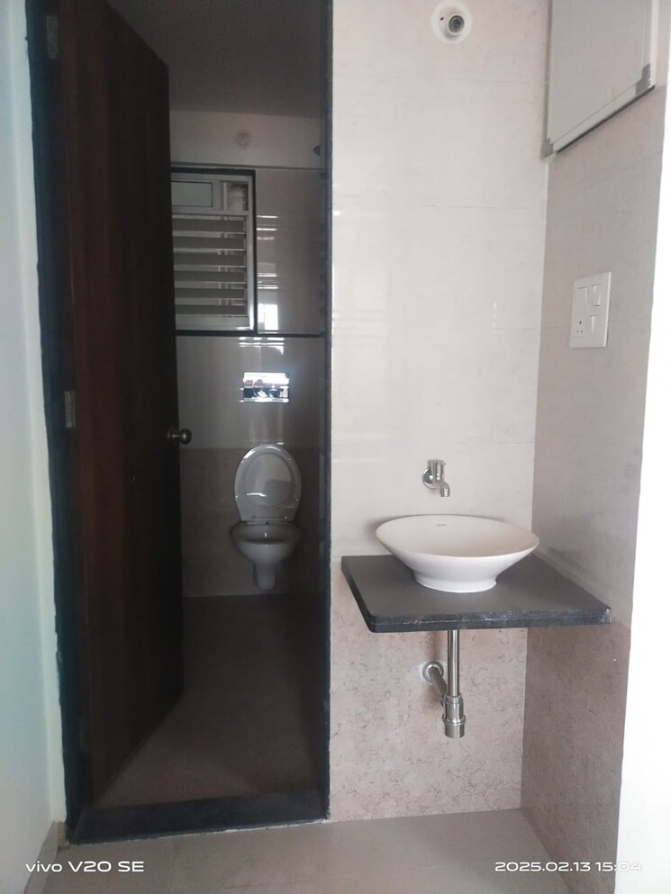 Bathroom, amanora-adreno-towers 3.5 Bedroom 1250 Sq.Ft. Apartment In Hadapsar Pune 8201213